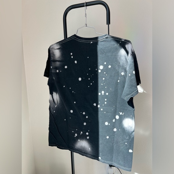 FRIENDS Tee - Picture 2 of 2